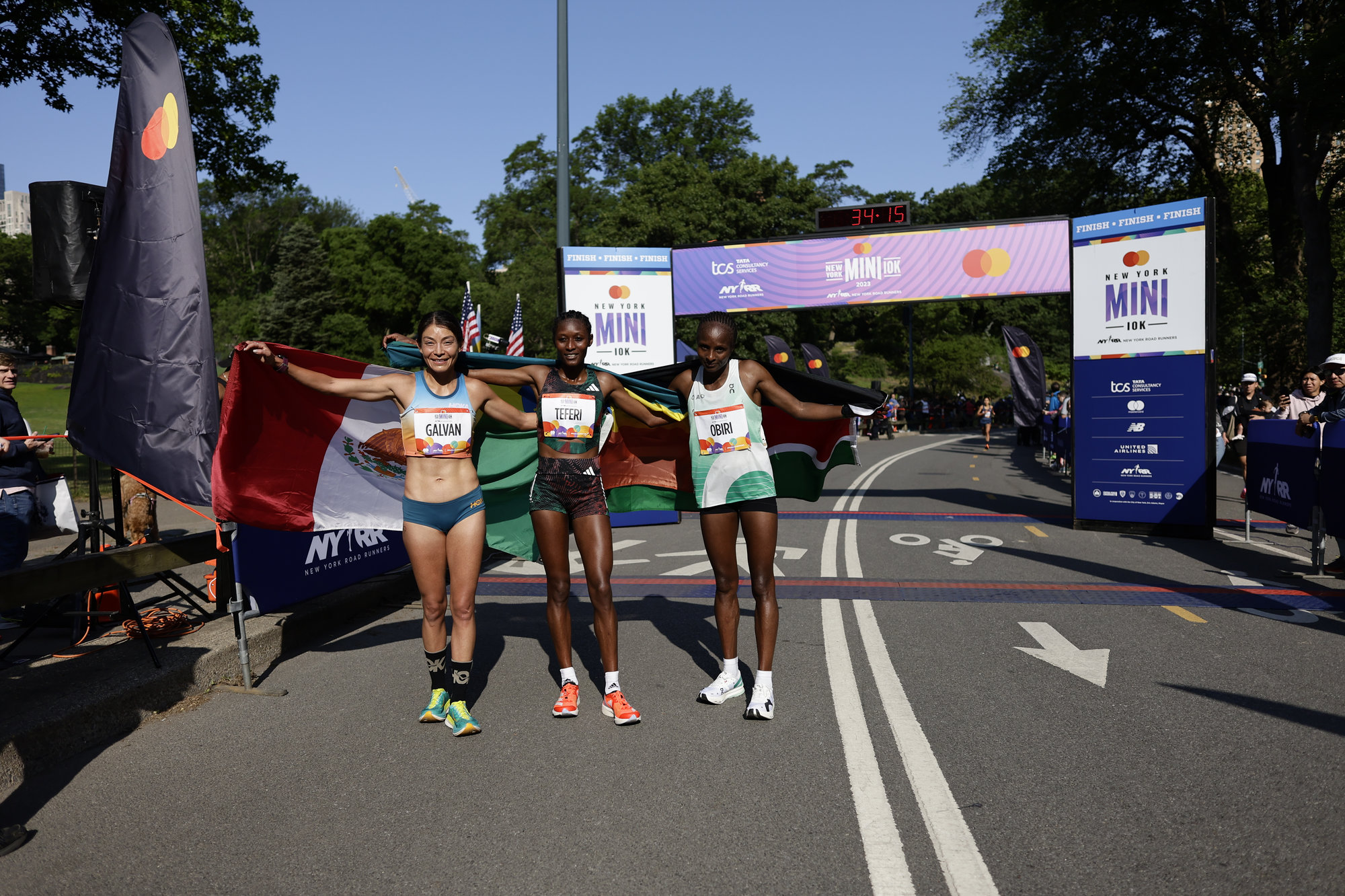 Senbere Teferi and Susannah Scaroni Break Event Records at Mastercard